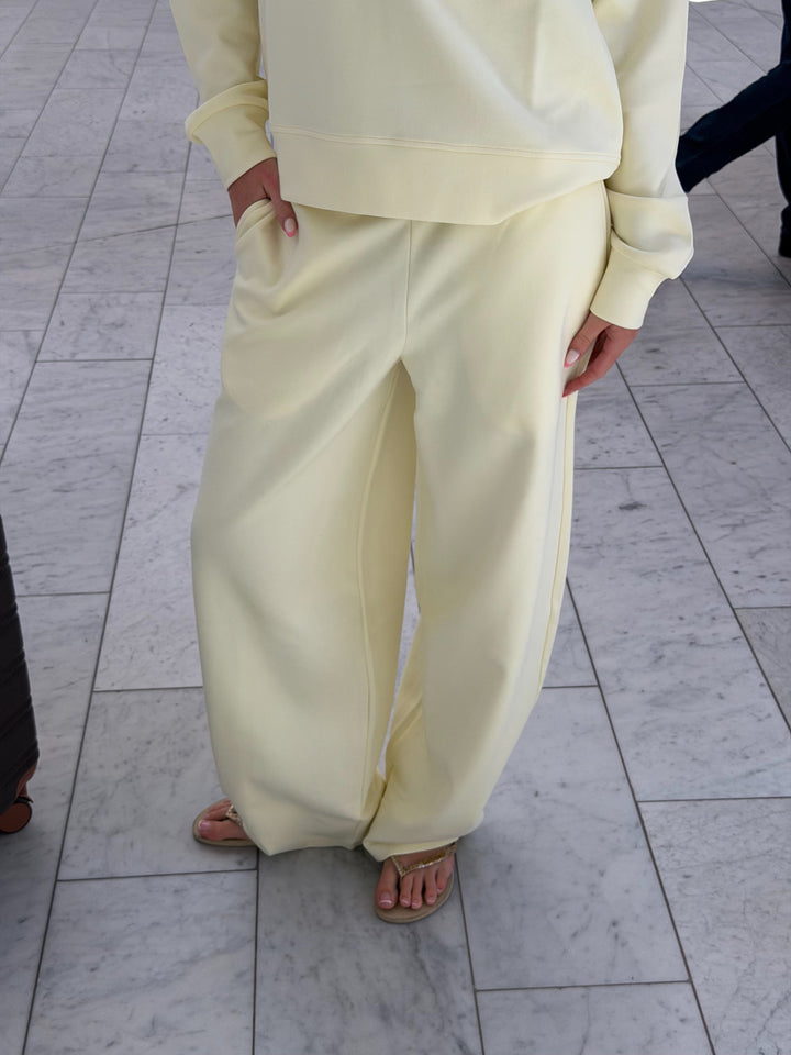 Emma Pocket Pants - Barely Yellow