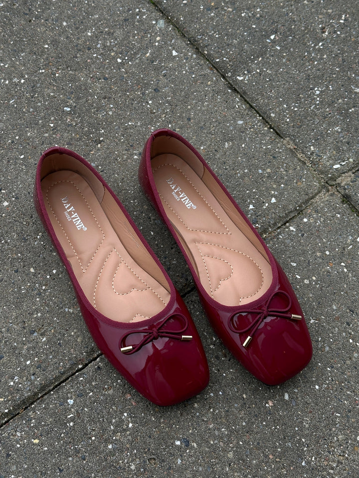 Vera Ballerina - Burgundy