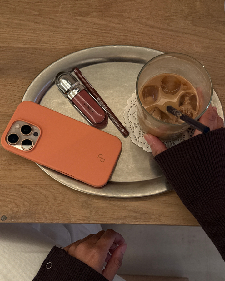 iPhone 15 Pro Cover - Peach