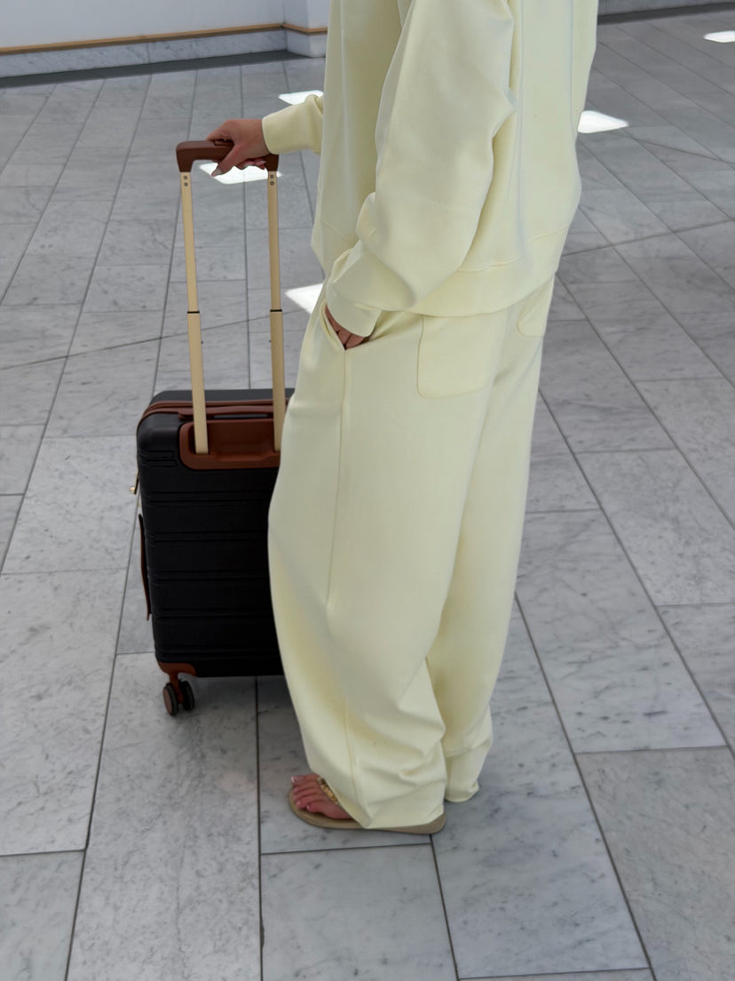 Emma Pocket Pants - Barely Yellow