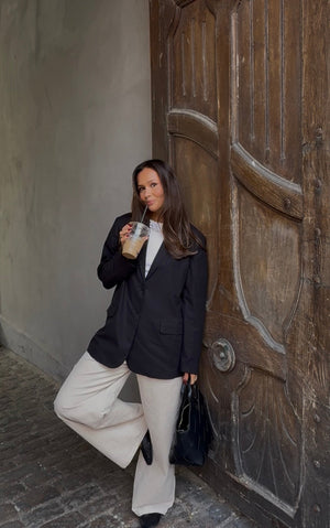 Line-pellavableiseri – musta