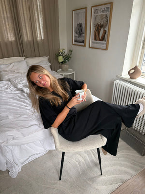 Riley Barrel Leg Sweatpants - Black