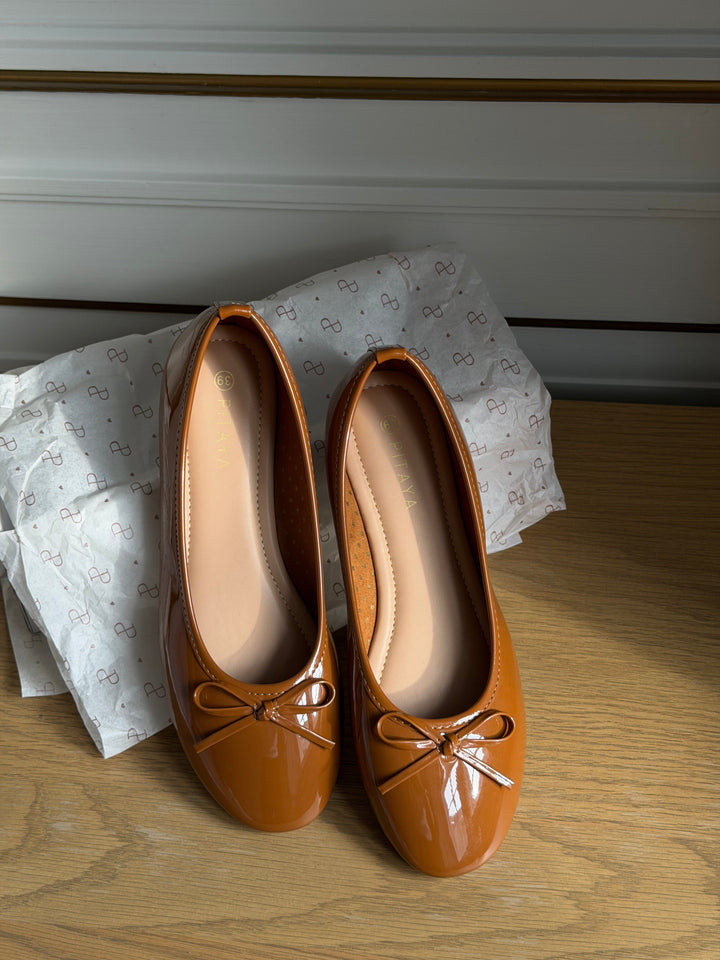 Dora Bow Ballerina - Shiny Camel