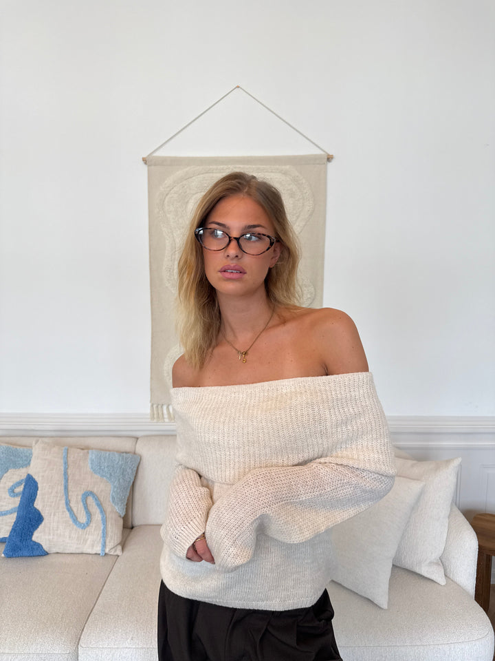 Sally off-shoulder gebreide trui - gebroken wit