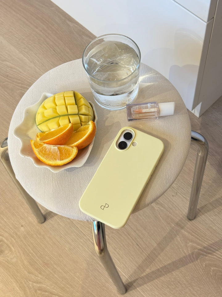 iPhone 16 Cover - Butter Yellow