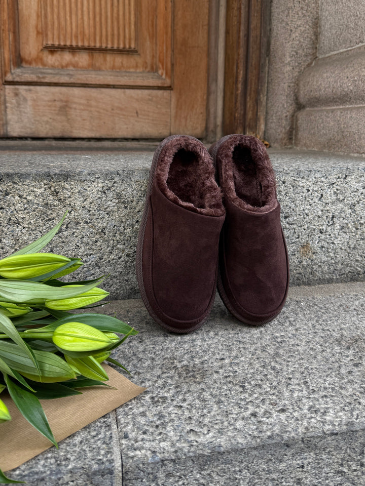 Sally Teddy Slippers - Dark Brown