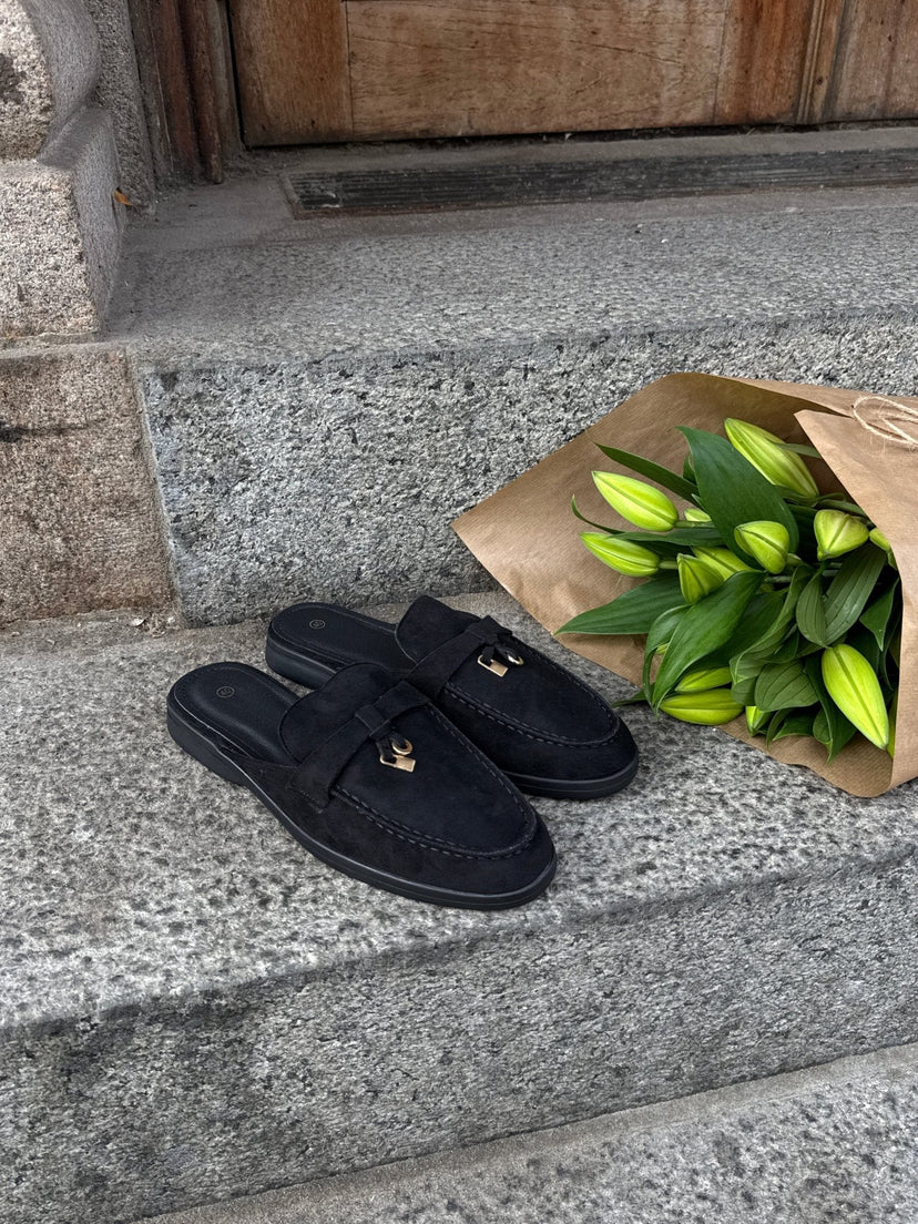 Iben Slip-on Mule - Black