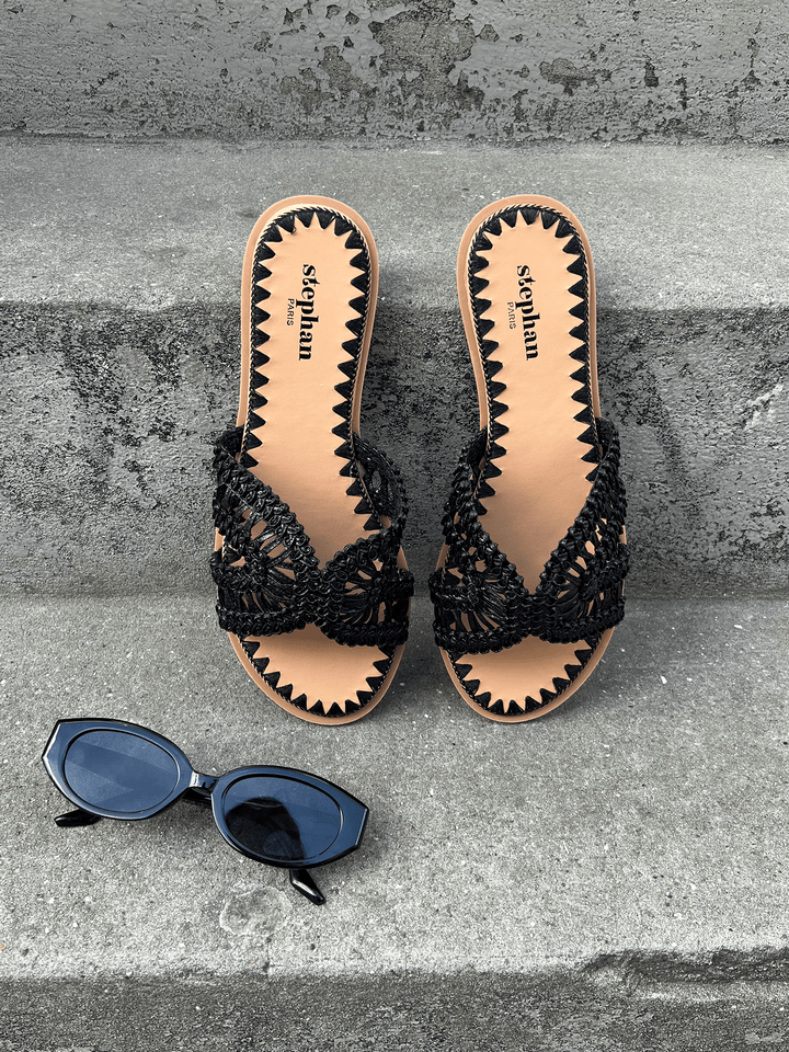 Juliet gevlochten boho platte sandalen - zwart